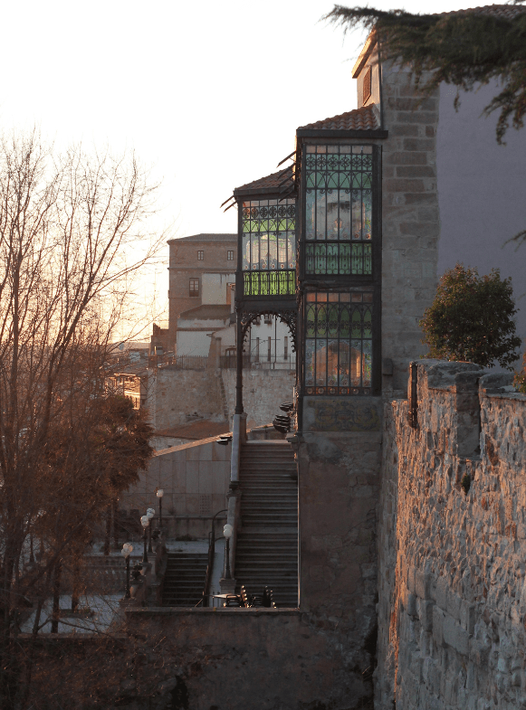 Casa Lis desde Huerto de Calixto y Melibea Casa Lis desde Huerto de Calixto y Melibea